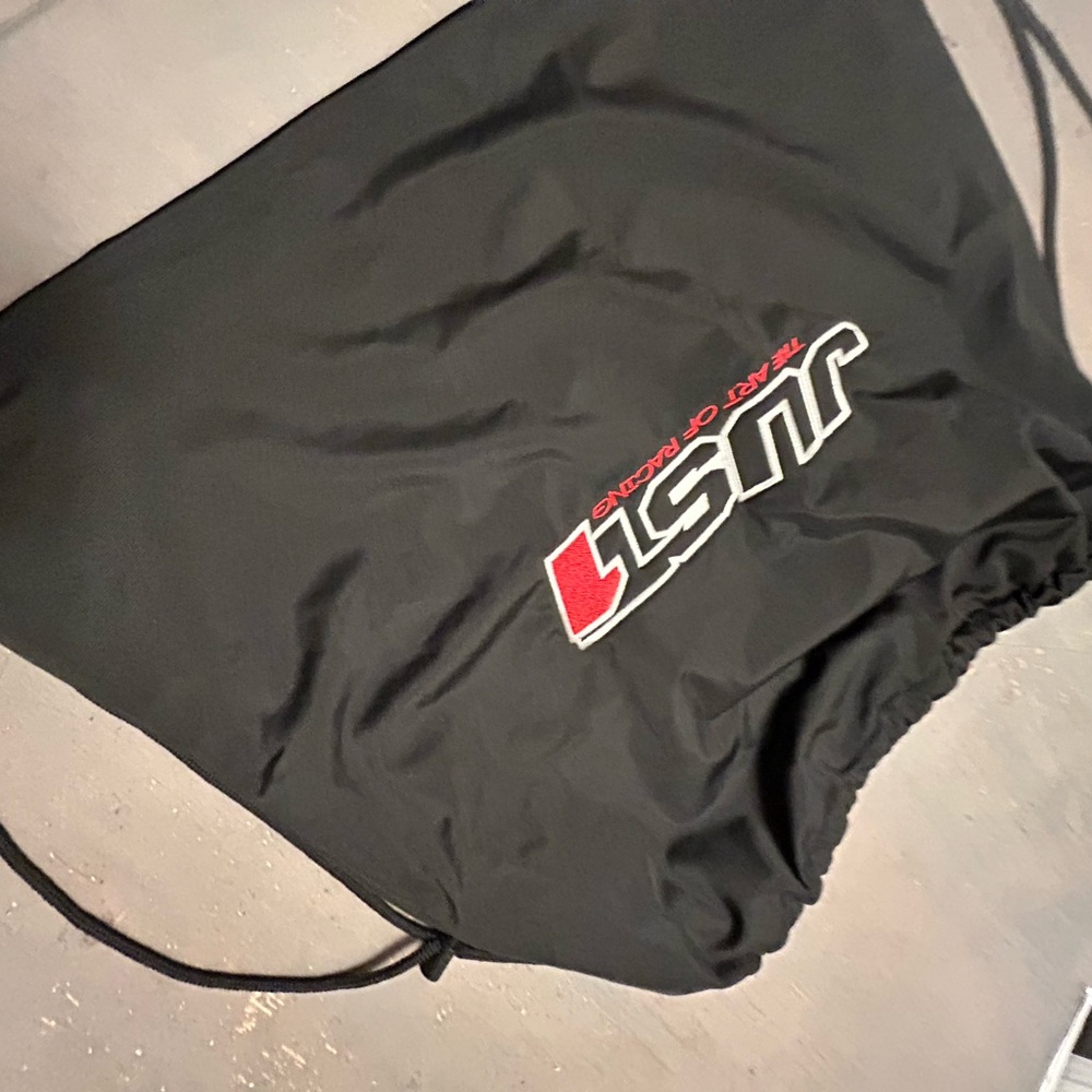 Formula 1 style backpack - Picture 6 of 8